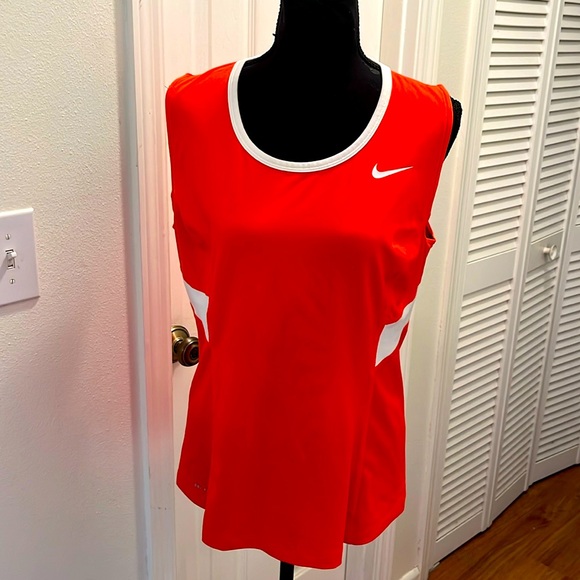 Nike Dri-Fit athletic top - Picture 1 of 6